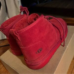 Women’s UGG® Neumel Chukka Boot - Pink Glow - Size 6 - Gently Used